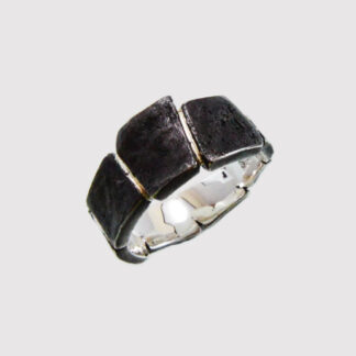 Crocodile Ring Black
